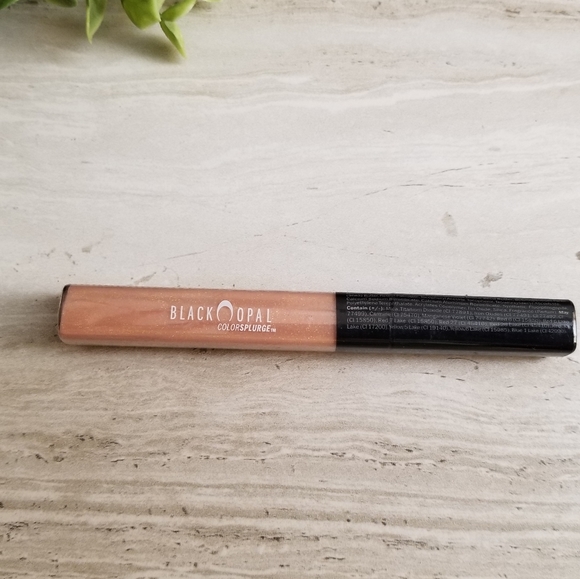 Beautiful shade Lip gloss - Picture 2 of 4